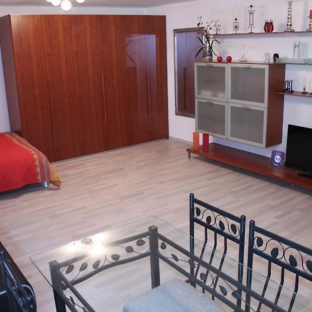 Contone Studio 1 1/2 מראה חיצוני תמונה