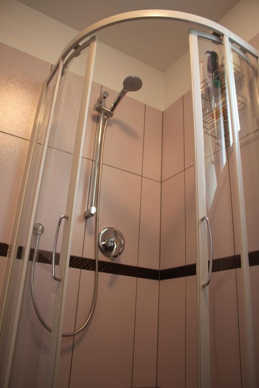 Contone Studio 1 1/2 מראה חיצוני תמונה